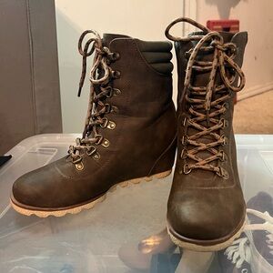 Maurice’s Wedge Heel Boots